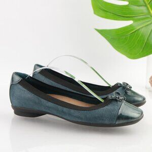 Clarks Womens Candra Glow Flats Size 7.5 Emerald Green Slip On Shoes Bow Cap Toe